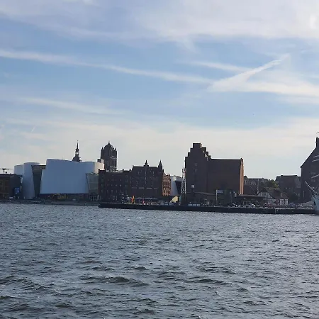 Haus Am Bitte Sehr ! Апартаменты Klausdorf (Vorpommern-Rugen)