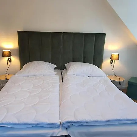 Haus Am Bitte Sehr ! * Klausdorf (Vorpommern-Rugen)