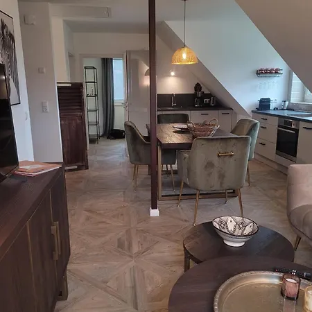 Haus Am Bitte Sehr ! * Klausdorf (Vorpommern-Rugen)